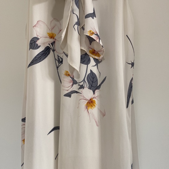 Cute Little Floral Dress - Picture 6 of 7